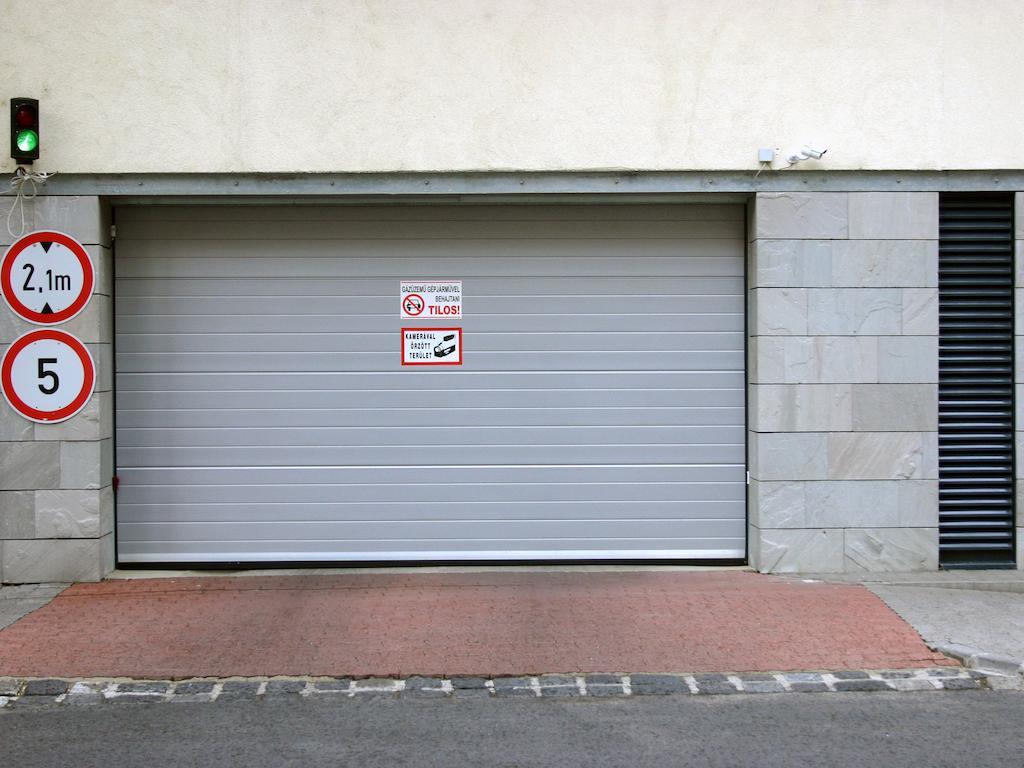 Arriva Apartment, Optional Indoor Parking Budapest Esterno foto